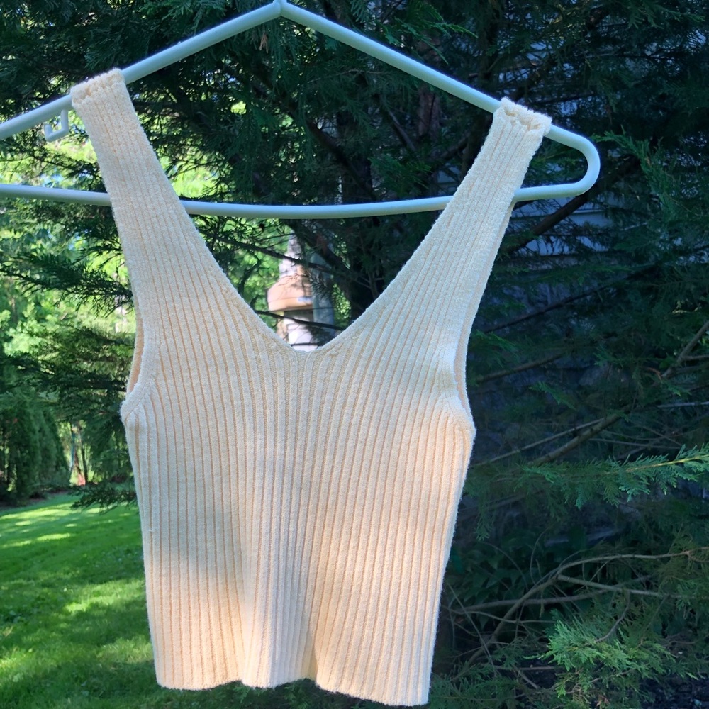 Brandy Melville Yellow crop top tank